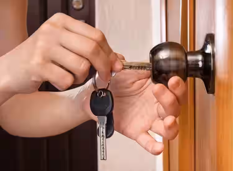 Duplicate Key Makers for Door Latch in Dehradun